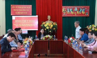 Phó Chủ tịch Thường trực Ủy ban nhân dân tỉnh Quảng Ngãi thăm và chúc tết Trung tâm CTXH Kon Tum
