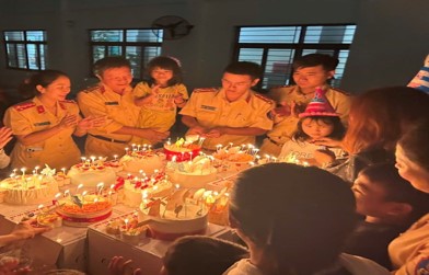 Thắp sáng nụ cười: Ấm áp sinh nhật Quý II cho trẻ em hoàn cảnh khó khăn tại Trung tâm Công tác xã hội Kon Tum