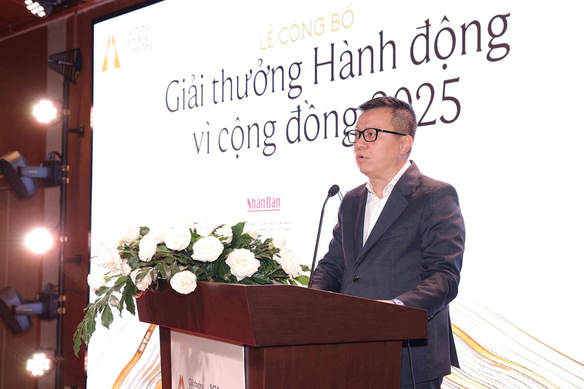 hanh dong vi cong dong 1755689404073693416104